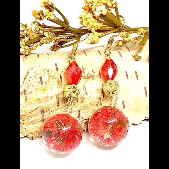 Red Real Pressed Flower Clear Glass Ball Earrings - Picture 2 of 4